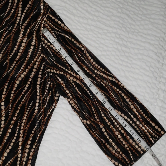 Polka Dot Top. Ribbed. 3/4 Sleeve - Picture 6 of 9